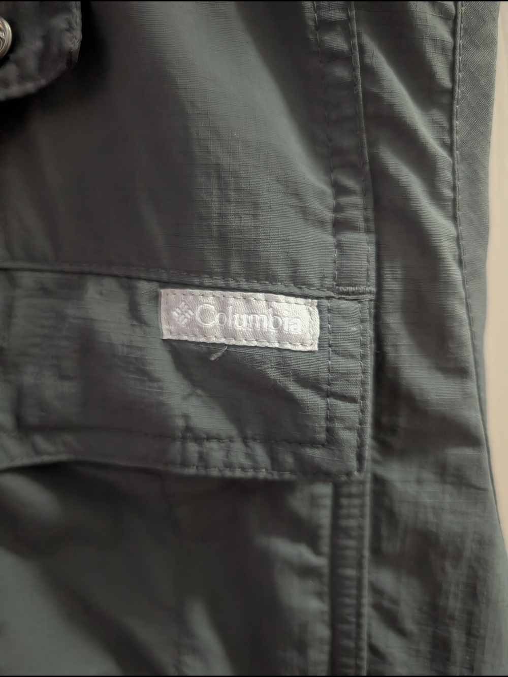 Columbia Men's Charcoal Gray Outdoor Vest - Picture 2 of 6